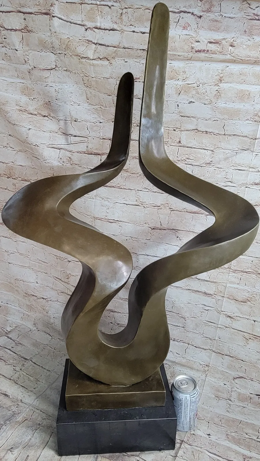 100% Solid Bronze Surrealistic Chic Design Home Office Decoration Figurine Figure