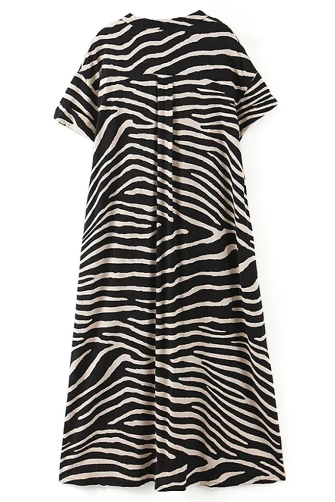 Cyra Black and White Loose Dress