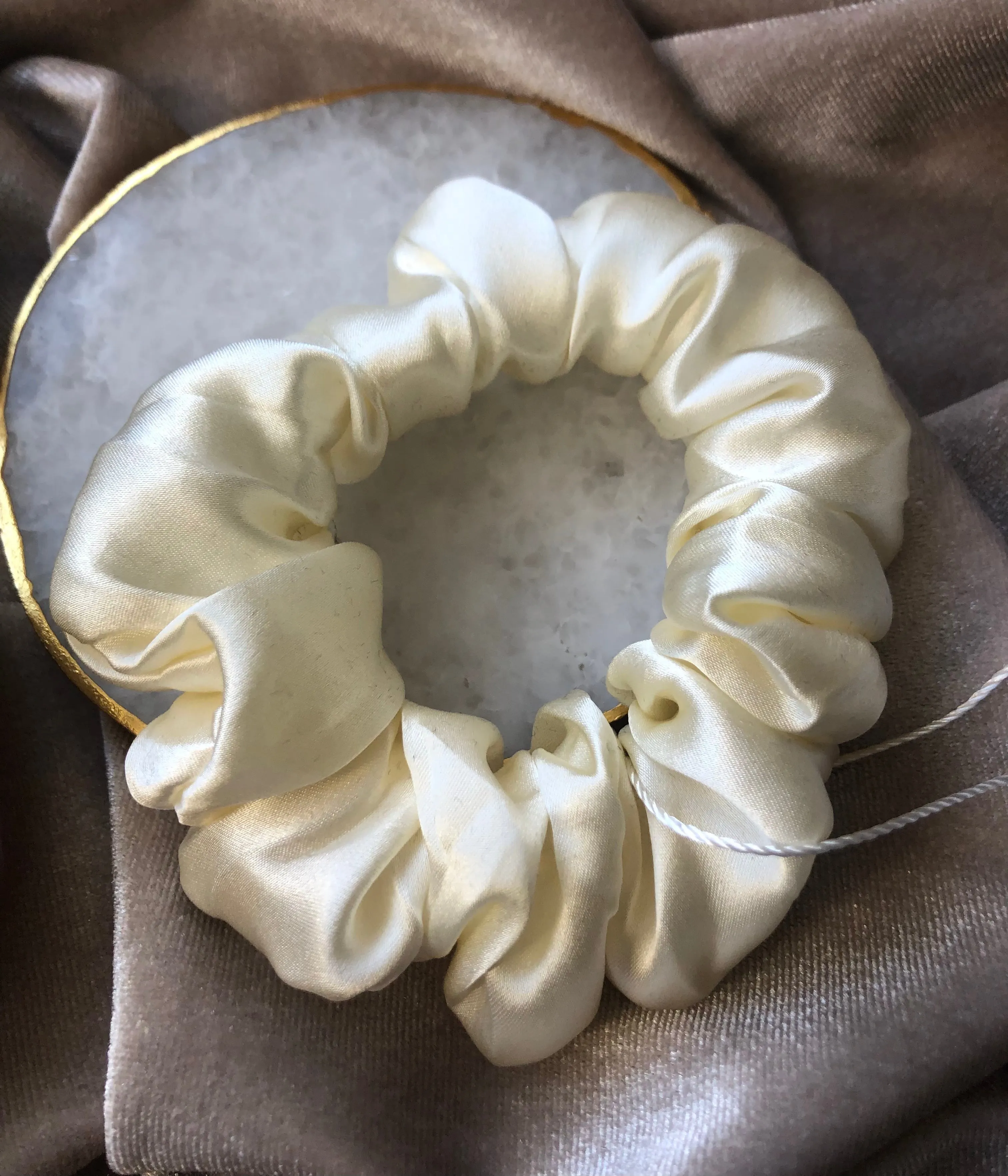 Set of 2 Classic Mulberry Silk Scrunchies