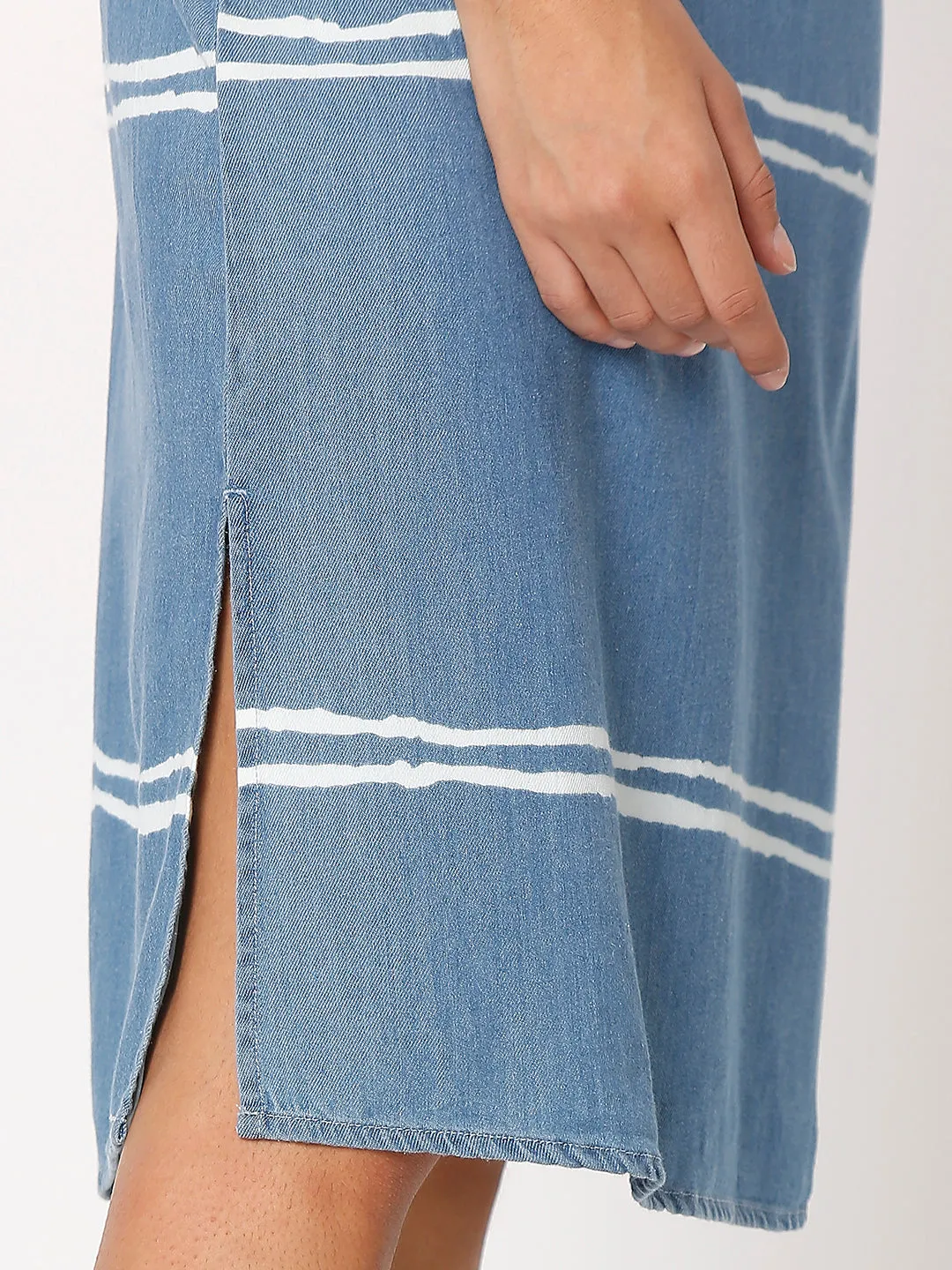 Spykar Women Light Blue Cotton Sleeveless Knee Length Printed Dress