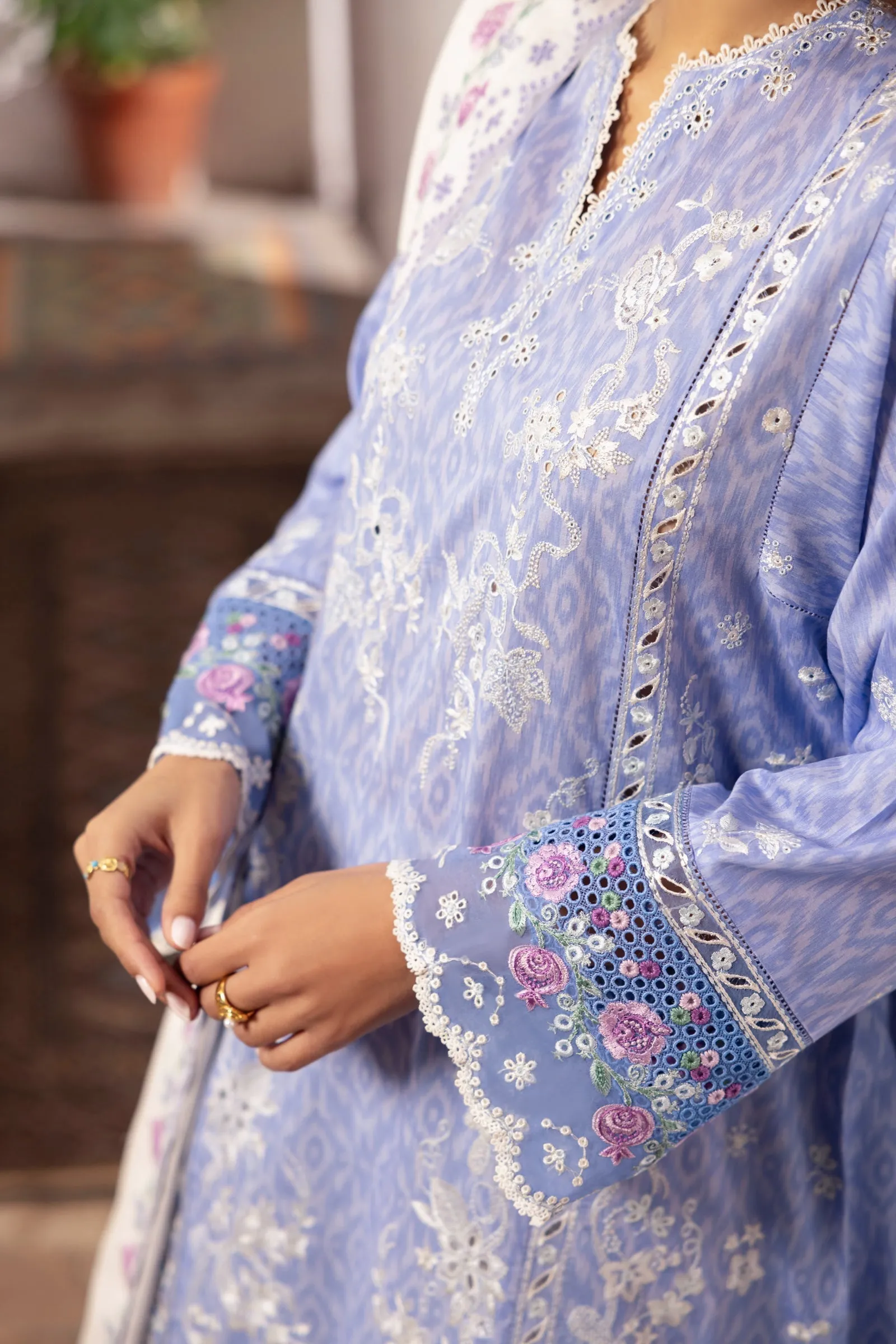 Zaha Luxury Lawn Collection 2024 – NARINA (ZL24-15 B)